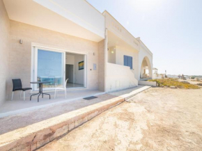 Nice apartment on the ground floor, directly on the sea